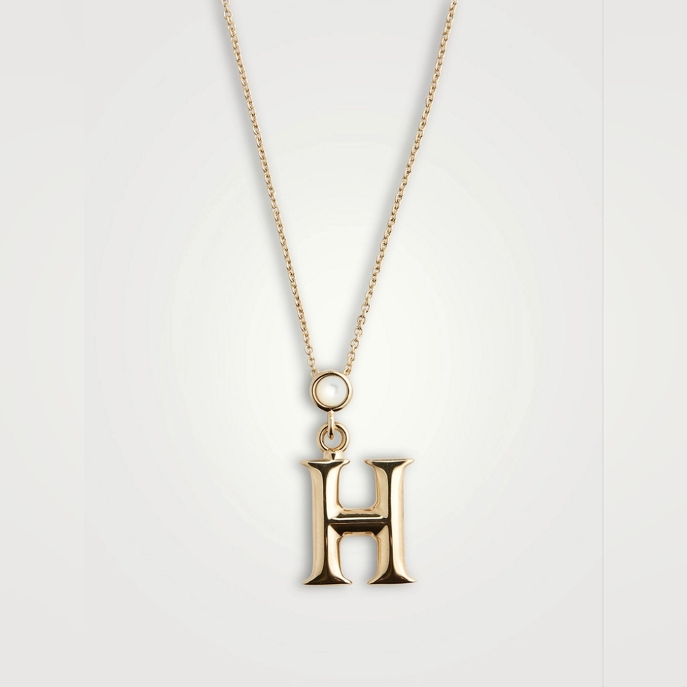 Chloe Alphabet H Necklace With Mother-Of-Pearl